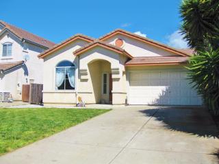 1724 Ashtree Ct, Fairfield, CA 94534-3964