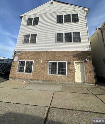 911 Madison Ave, Paterson NJ  07524-3619 exterior