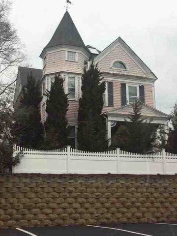 1141 River Rd, N Milford, NJ 07646-3222