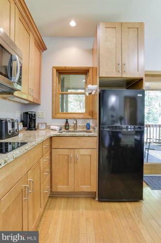 4 Pileated Woodpecker Ln, Hedgesville WV  25427-6232 exterior