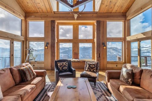 12332 Ski Slope Way, Truckee CA  96161-6610 exterior