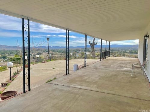 1020 Clayton St, Perris, CA 92570-1828