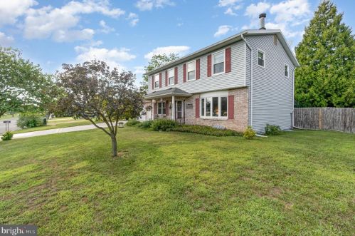 904 Pheasant Dr, Carlisle, PA 17013-1255