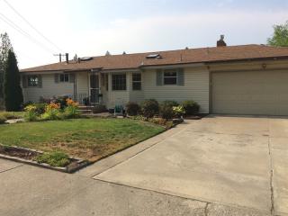 2211 Bruce Ave, Spokane, WA 99208-4412
