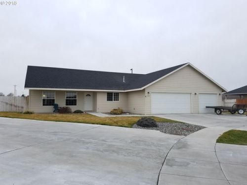 1362 8th St, Hermiston OR  97838-2199 exterior