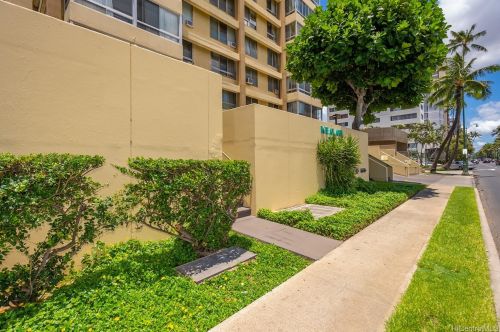 2533 Ala Wai Blvd, Honolulu HI  96815-3437 exterior