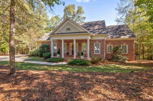 124 Morgan Dr, Lagrange, GA 30240-6361