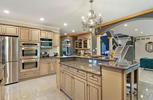 440 Delaware Cir, Lemont IL  60440-1471 exterior