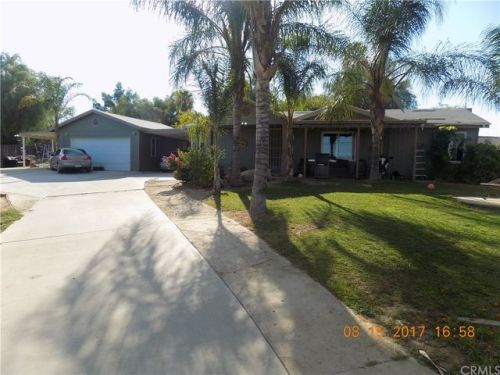 924 Clayton St, Perris, CA 92570-1871