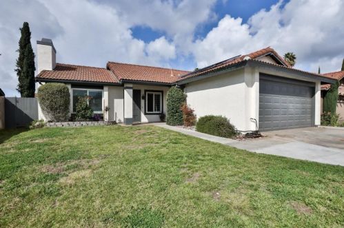 10133 Paseo Palmas Dr, Lakeside, CA 92040-2342