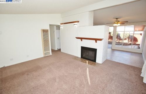 27639 Barcelona Ave, Hayward, CA 94545-4636
