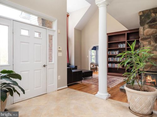 3317 Rodeo Dr, Davidsonville, MD 21035-2243