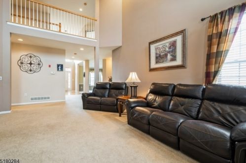 37 Dorset Dr, Hackettstown NJ  07840-5010 exterior