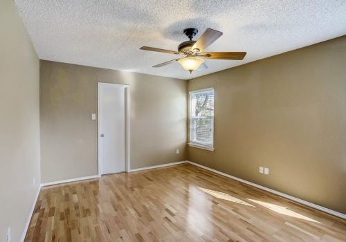 4000 Cortina Dr, Austin TX  78749-4924 exterior