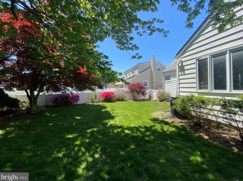 29 Wolf Dr, Trenton NJ 08610-1122 exterior