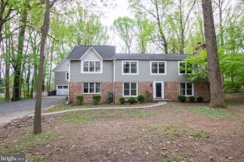 8513 Ardfour Ln, Annandale, VA 22003-4507