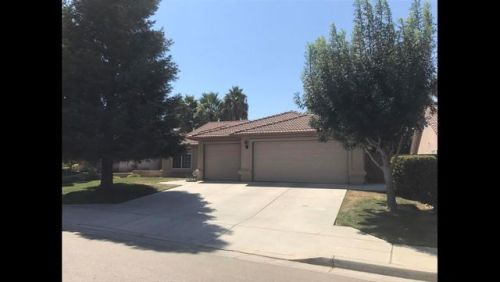 2072 Park Dr, Madera, CA 93637-2996