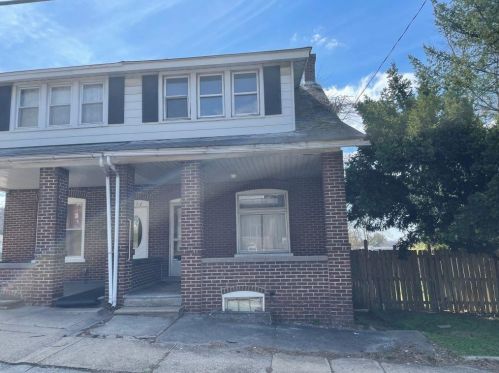 2452 4th St, Allentown, PA 18103-6824
