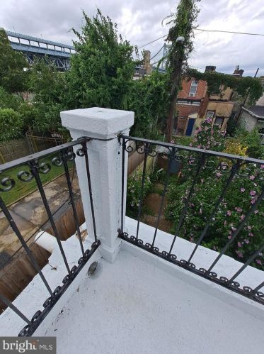 613 Front St, Camden NJ  08102-2129 exterior