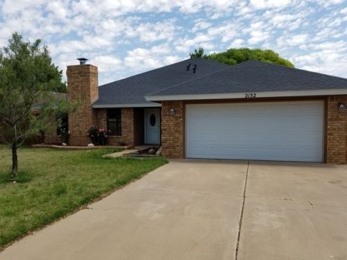 2132 Northglen Dr, Clovis, NM 88101-9356