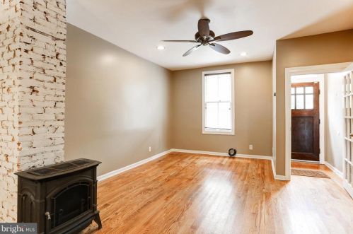 579 Showers St, Harrisburg, PA 17104-1663