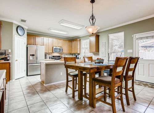 127 Colt Loop, Uhland TX  78640-4333 exterior