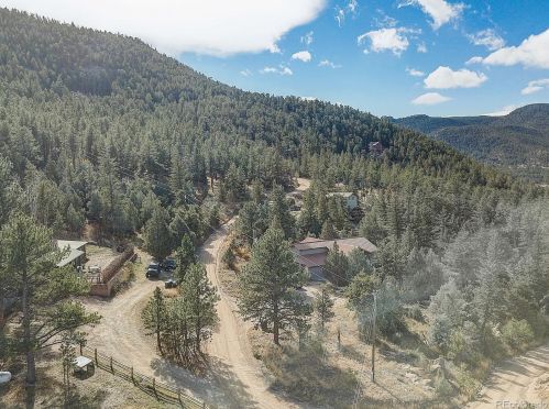 95 Navajo Ct, Lyons, CO 80540-8240