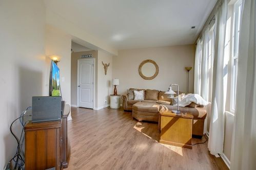 1403 Lighthouse Ln, Pingree Grove IL  60140-2076 exterior