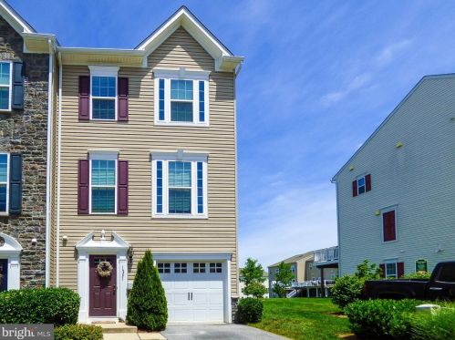 1261 Elderslie Ln, York, PA 17403-9039