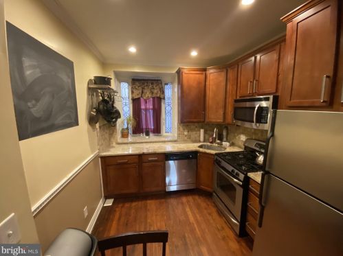 335 12th St, Philadelphia, PA 19107-1214