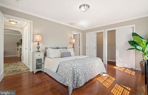 8017 Ellet Rd, Springfield VA  22151-1921 exterior