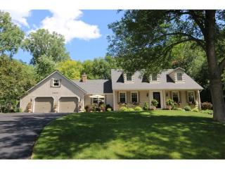 4440 Vildmark Ct, Saint Paul, MN 55123-1832