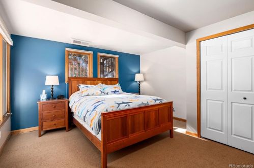 6068 Clinton Ct, Englewood CO 80111-5217 exterior