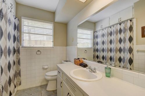 4702 Finley Dr, Austin TX  78731-5923 exterior