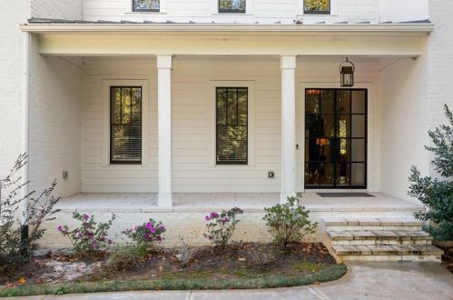 2731 Arden Rd, Atlanta GA  30305-1913 exterior