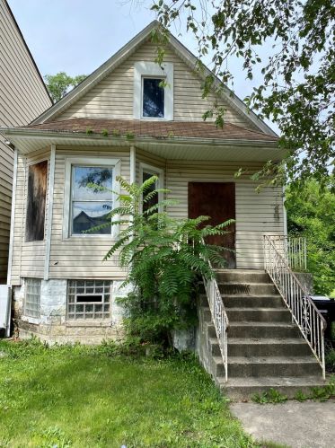 6946 Paulina St, Chicago, IL 60636-3324