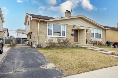 9343 Home Ave, Des Plaines, IL 60016-5122