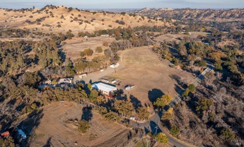 8256 Quail Canyon Rd, Vacaville, CA 95688-9798