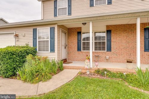 145 Westhall Dr, Charles Town, WV 25414-4803
