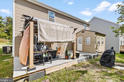 99 Nathaniel Dr, Charles Town WV  25414-1290 exterior