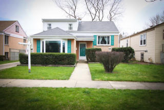 3005 Sunnyside Ave, Brookfield, IL 60513-1051