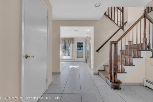 4 Judith Ct, Tinton Falls NJ  07712-4136 exterior