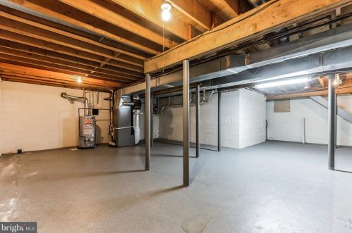 142 Hawthorne Ave, Tavistock NJ 08033-1401 exterior