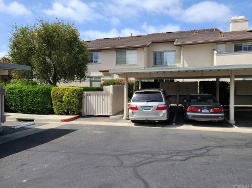 39 Oxford, Irvine CA  92612-2649 exterior