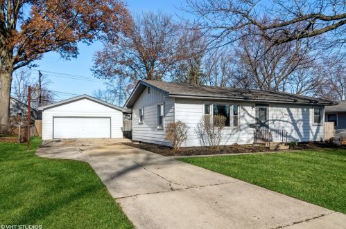 309 Hillside Pl, North Aurora, IL 60542-1522