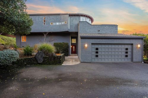 4925 Paradise Dr, Tiburon, CA 94920-1022