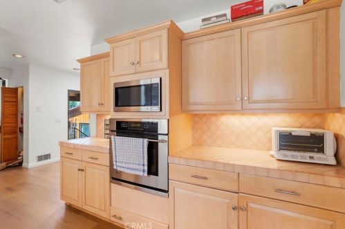 2028 Rangeview Dr, Glendale CA  91201-1146 exterior