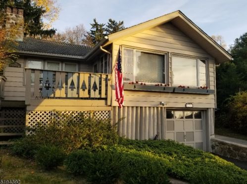 20 Balsam Pkwy, Sparta, NJ 07871-2003