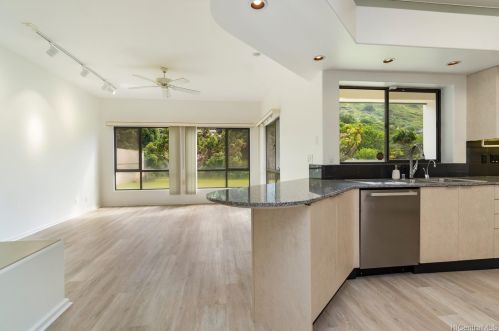 859 Hao St, Honolulu HI  96821-1620 exterior