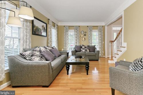 1906 Powells Landing Cir, Woodbridge, VA 22191-4430